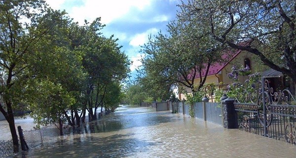 Паводок на Львовщине: эвакуировали 759 человек