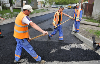 В Киеве в девяти районах отремонтируют дороги