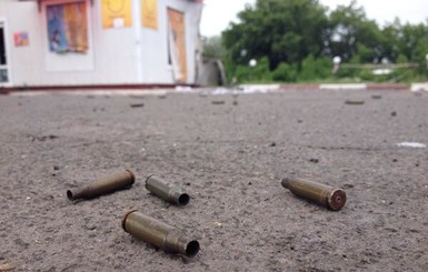 Донецкие власти сообщили об одном погибшем под Карловкой