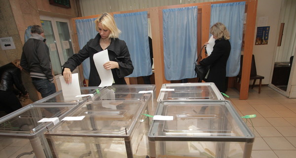 Выборы в Украине: Луганчане могут проголосовать только в двух округах на севере области