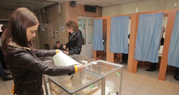На Луганщине выборы проходят в двух округах из 12, на Донбассе –в семи из 22