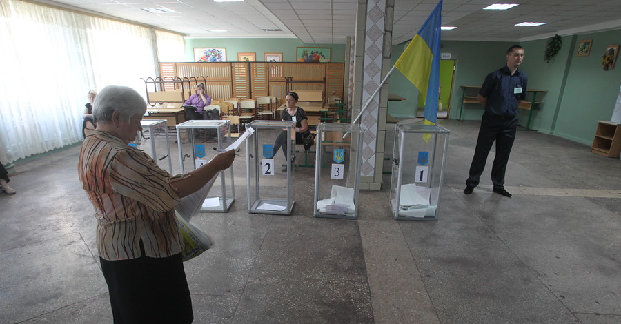 В Киеве члены комиссий в шоке от числа избирателей и наблюдателей