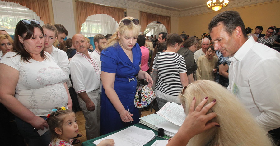 Скандал: в Киеве целый дом не нашел себя в списках избирателей