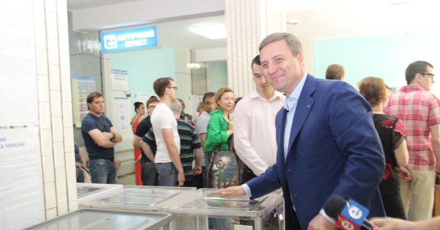 Все рейтинговые претенденты на кресло мэра Киева проголосовали