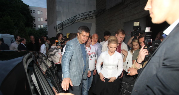 Тимошенко ушла со сцены, узнав результаты экзит-полла