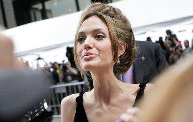 Анджелина Джоли снова очень истощала 