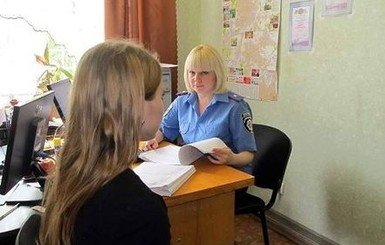 На Луганщине школьница сбежала к любимому с третьего этажа по простыням