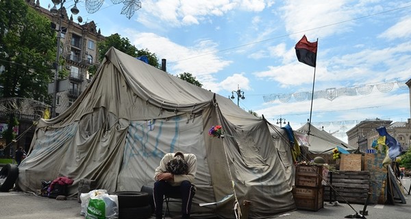 С киевского Майдана уберут еще пять палаток