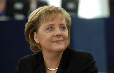 Меркель позвала Порошенко на встречу
