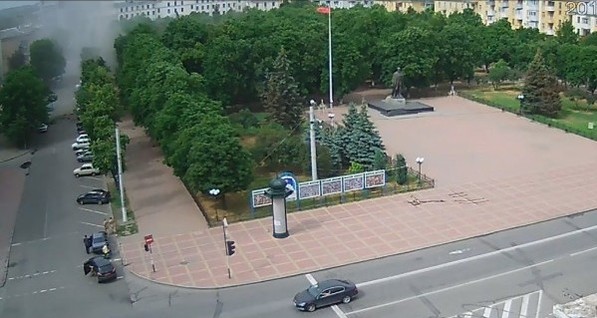 В Сети появилось видео взрыва в центре Луганска