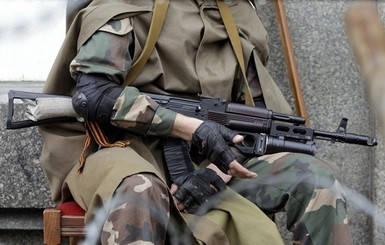 По осажденному Луганскому погранотряду продолжают стрелять снайпера ополченцев