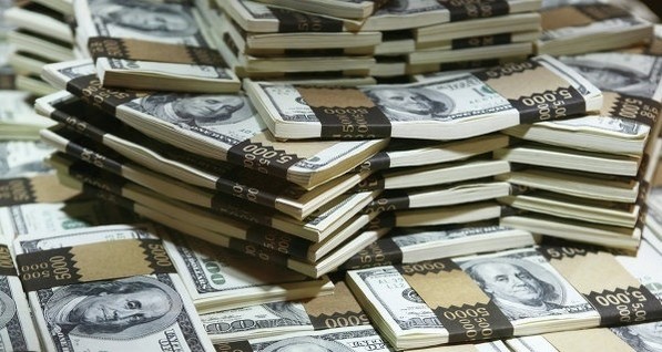 Прогноз: в июне доллар будет стоить 11,7-12,04 гривен