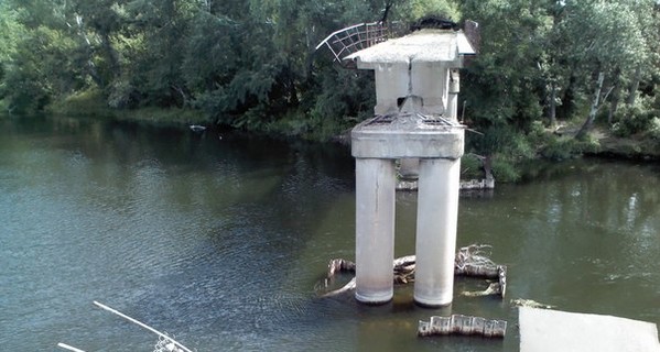 В Лисичанске ополченцы взорвали мост, опасаясь прихода Нацгвардии