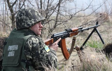 Украинских пограничников обстреляли во время передислокации