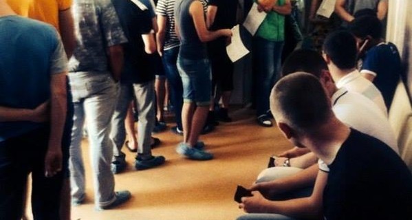 Харьков‬чане за день сдали больше 500 литров крови для раненых бойцов ‪АТО‬