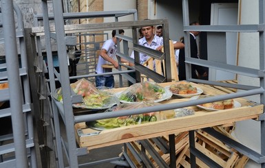 На приеме по случаю инаугурации Порошенко подадут рулеты и фаршированные овощи