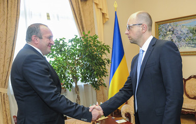 Арсений Яценюк провел встречу с президентом Грузии