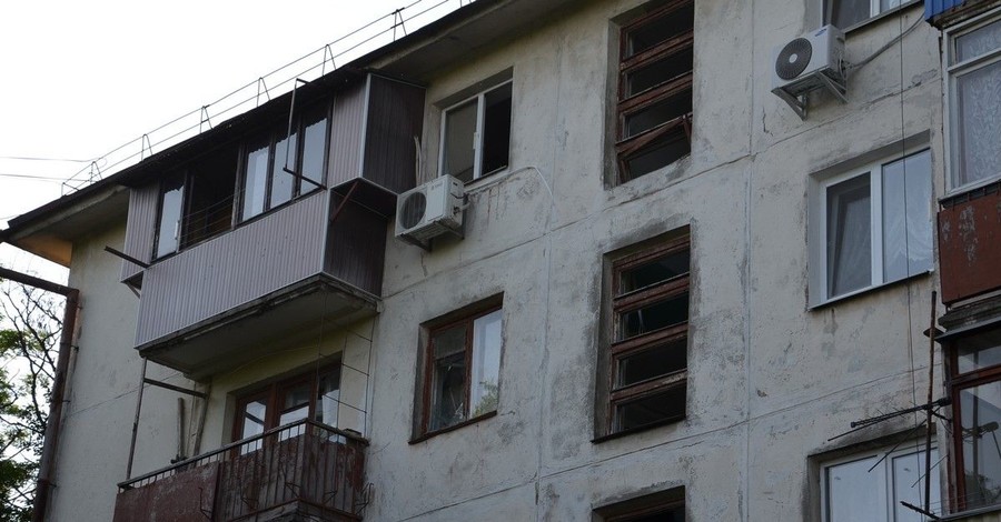 Последствия взрыва в Николаеве: по дому пошла огромная трещина