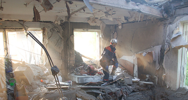 В Николаеве под завалами нашли хозяйку взорвавшейся квартиры