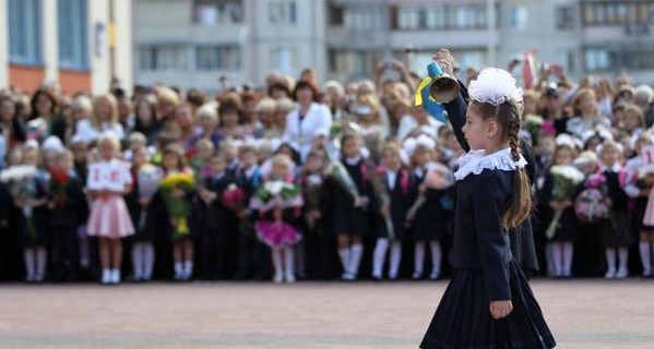 Директор киевской школы стал миллионером на взносах учеников