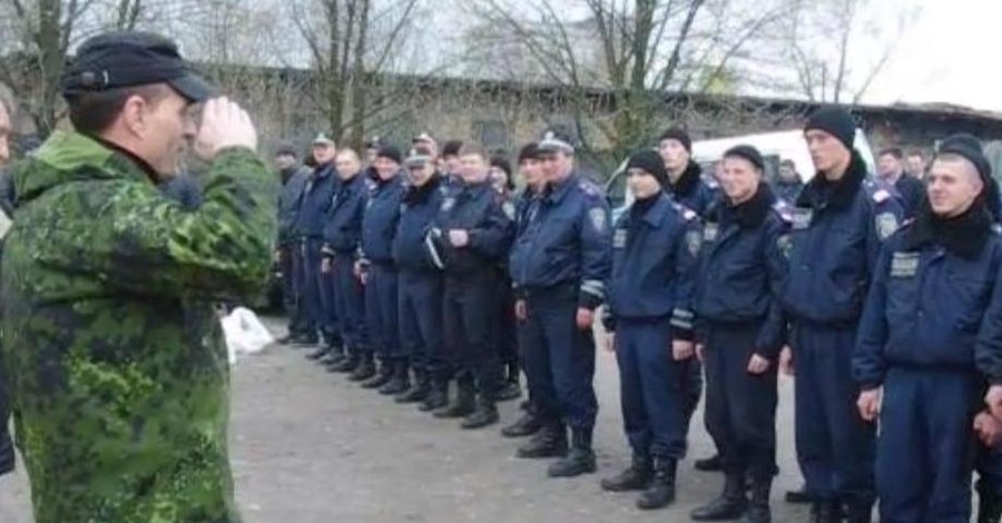В Енакиево захвачены восемь милиционеров