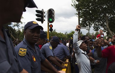 Жителей ЮАР, митинговавших против нехватки туалетов, разогнала милиция