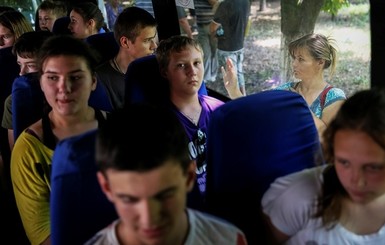 Похищенных из Снежного детей вернули в Украину