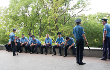 Центр Одессы в осаде: милиционеры готовятся к встрече с 