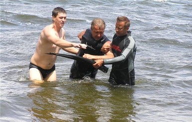 Мужчина без руки и ноги переплыл Кременчугское водохранилище