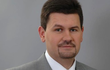 Пресс-секретарь Порошенко в прошлом году получал 3385 гривен в месяц