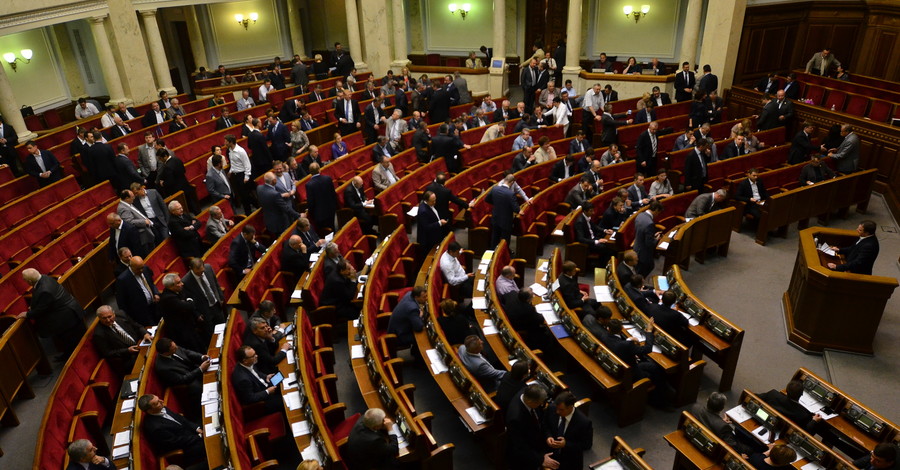Парламент рассматривает возможность введения военного положения на Донбассе