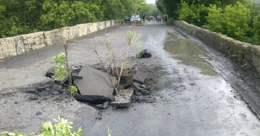 В Донецкой области взорвали стратегический мост