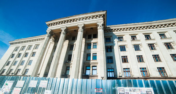 Сгоревший в Одессе Дом профсоюзов разграбили мародеры