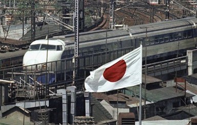 В Японии с рельсов сошел поезд: пострадали 11 человек