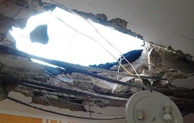 В Краматорске снаряд пробил крышу детского сада