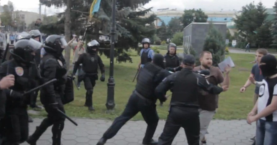 Появилось видео столкновений в Харькове