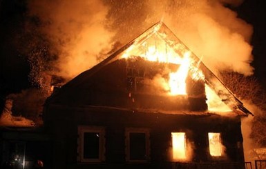 Чтобы замести следы убийства отца, полтавчанин подпалил дом