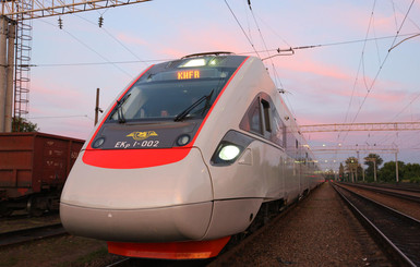 Украинский скоростной поезд впервые поедет по маршруту 