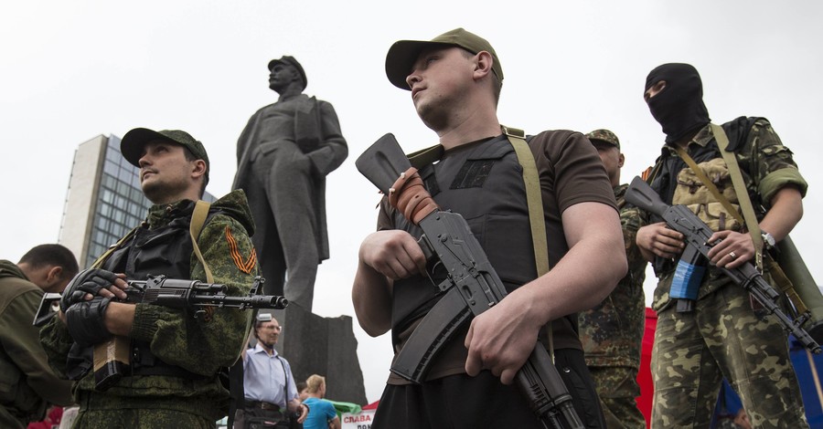 В Донецке задумались о прекращении огня, а в Луганске собираются воевать до конца 