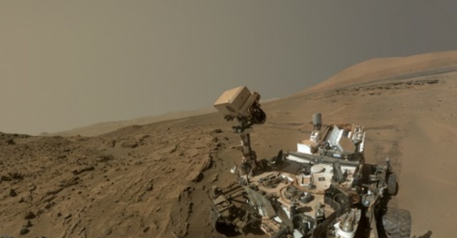 Год за два: марсоход Curiosity отметил пребывание на Красной планете 