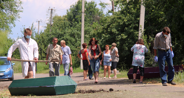 Коммунальные катастрофы и стихийные захоронения грозят Донбассу эпидемиями