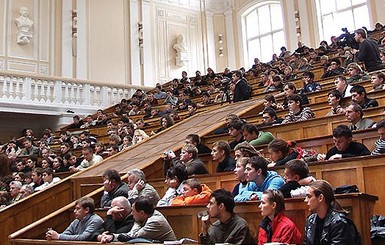 Студенты Донбасса начнут учиться с октября