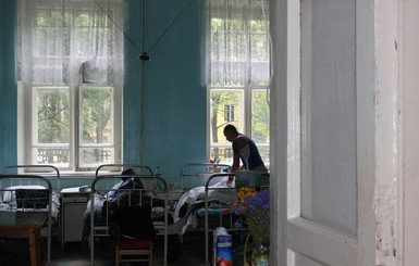 В Днепропетровский военный госпиталь продолжают прибывать раненые