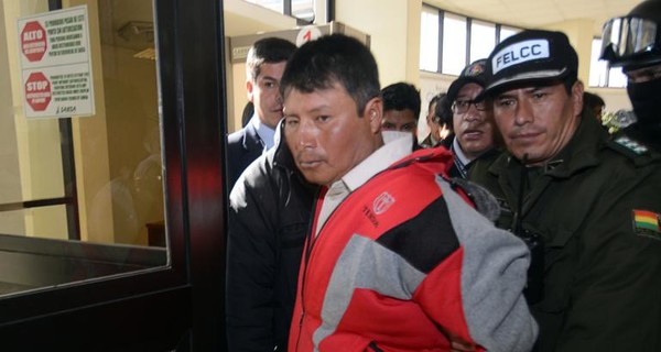 В аэропорте Боливии псих устроил поножовщину, ранены 11 человек