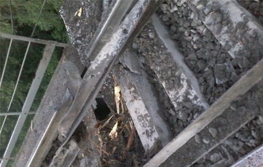 Подрыв моста под Харьковом рассматривают как теракт