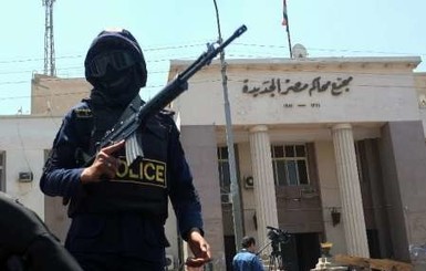 В Каире у президентского дворца двое полицейских погибли из-за взрыва