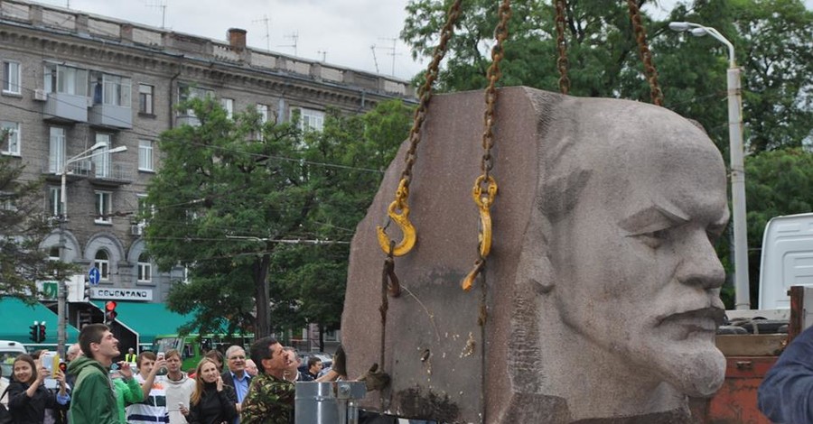 Вместо Ленина в Днепропетровске установят памятник героям Украины