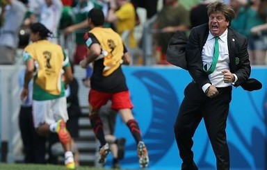 Тренер Мексики после поражения Голландцам обвинил во всем судей
