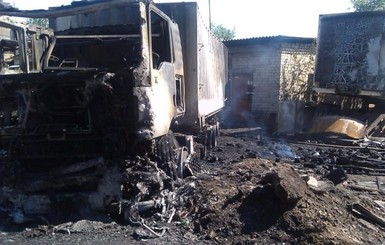 В Мелитополе сгорели дотла два грузовика