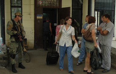 Конец перемирия в Донецке: отменили междугородние автобусы и закрыли магазины 